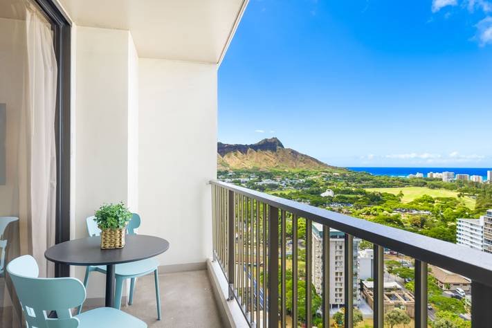 Diamond Head Views from Your Private Lanai Diamond Head Views from Your Private Lanai