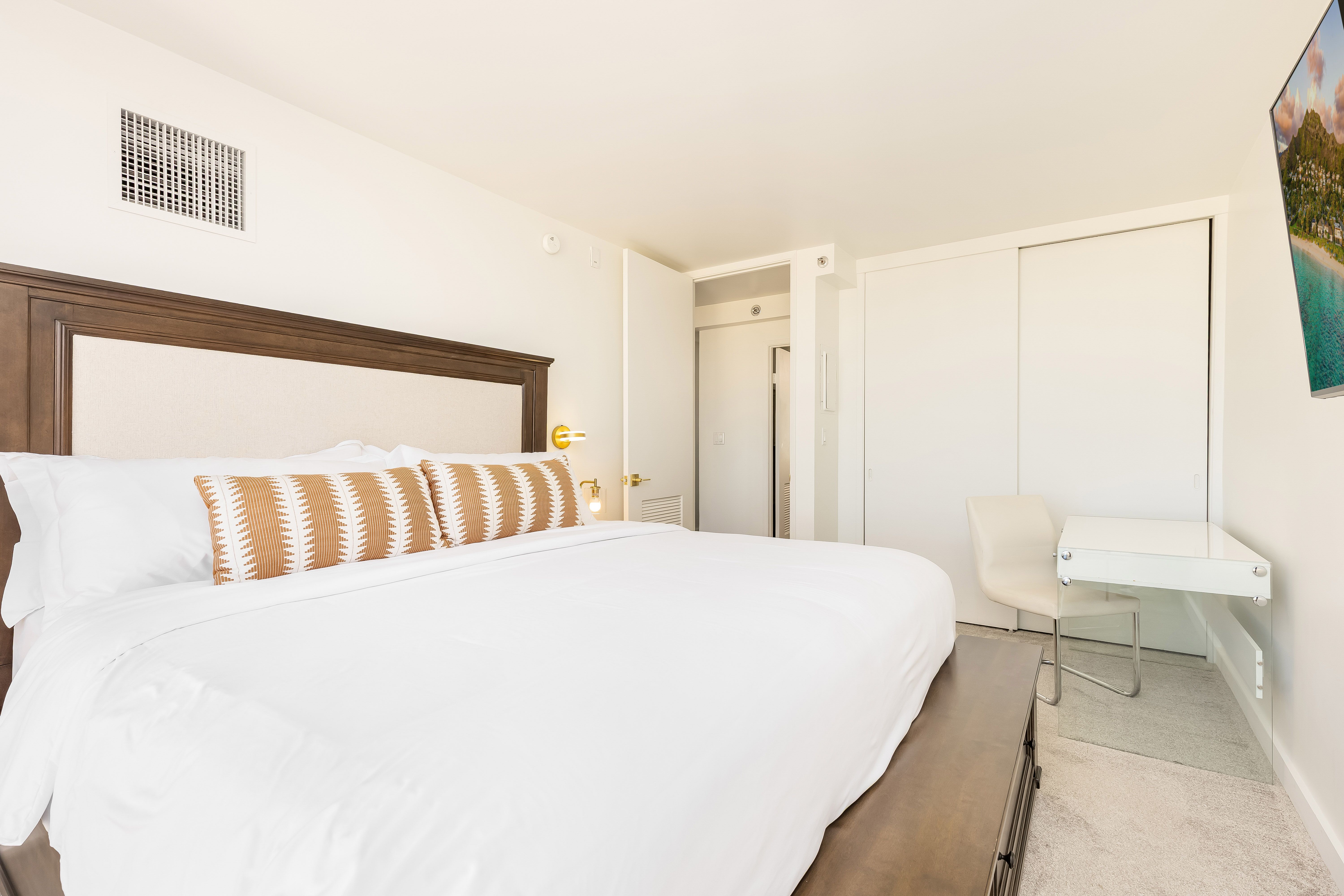 Rest Easy in a Comfortable King Bed