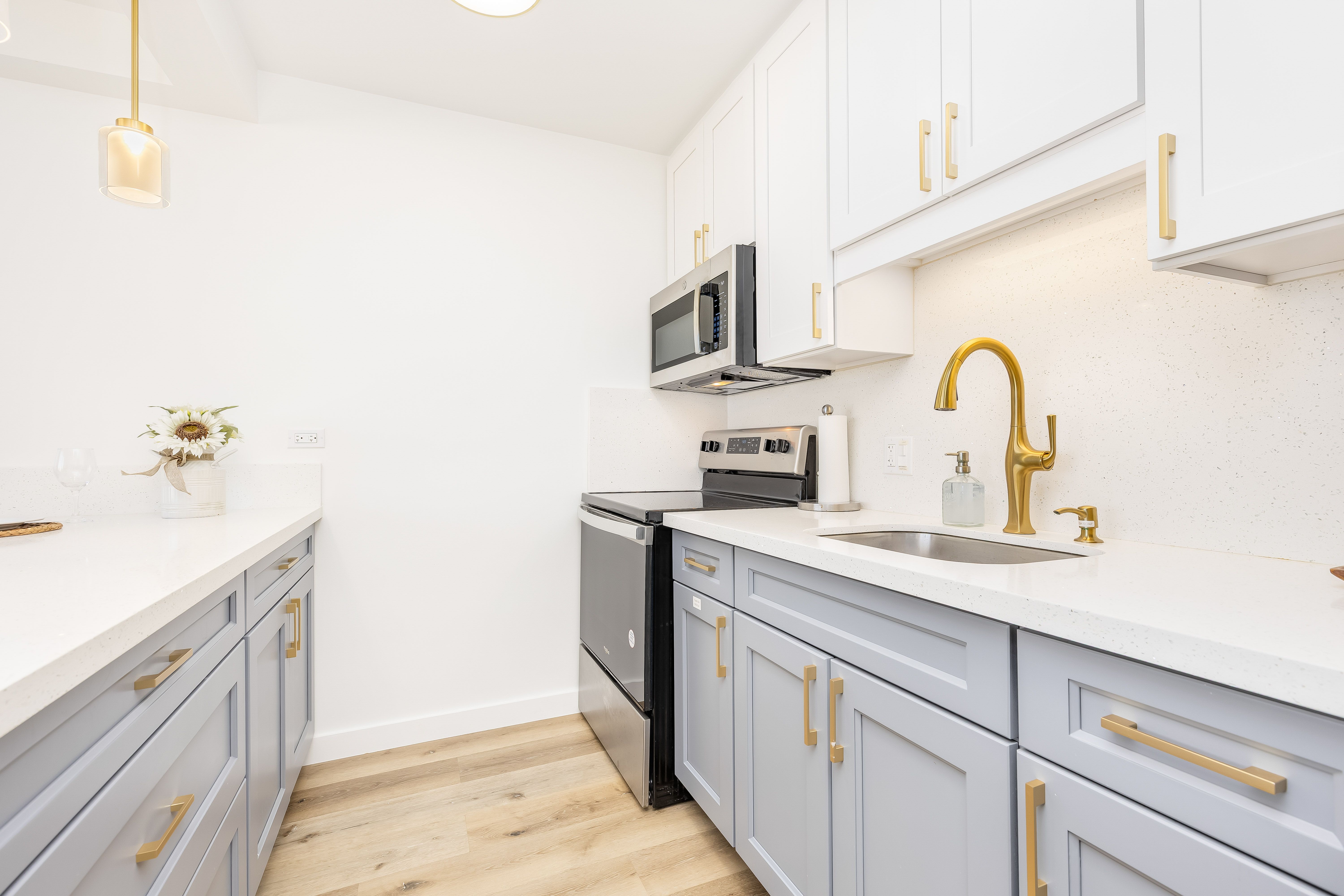 Brand-New Kitchen for Easy Island Meals