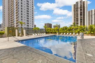 Relax by the Pool and Soak Up the Hawaiian Sunshine Relax by the Pool and Soak Up the Hawaiian Sunshine
