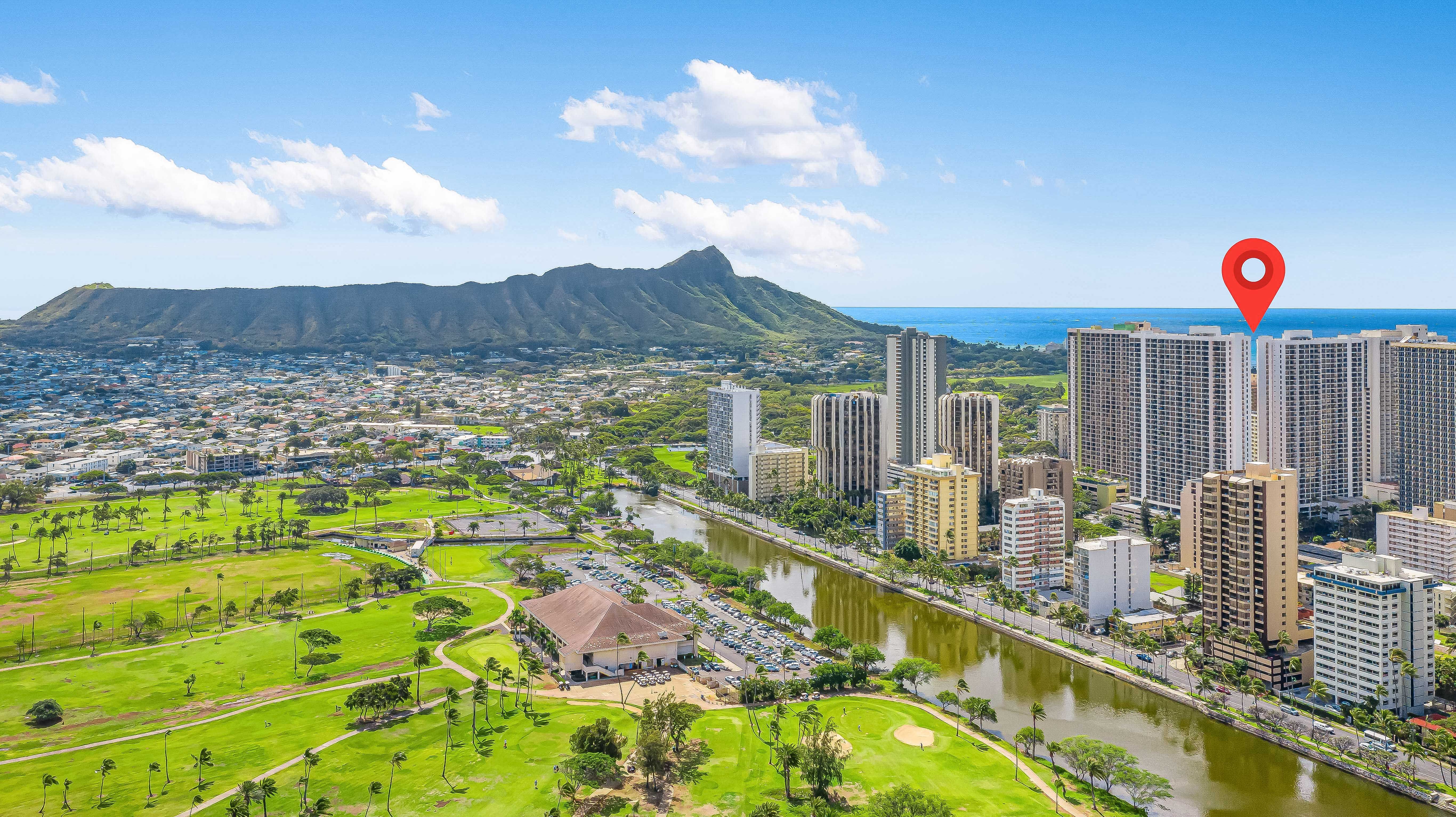 Waikiki Banyan 