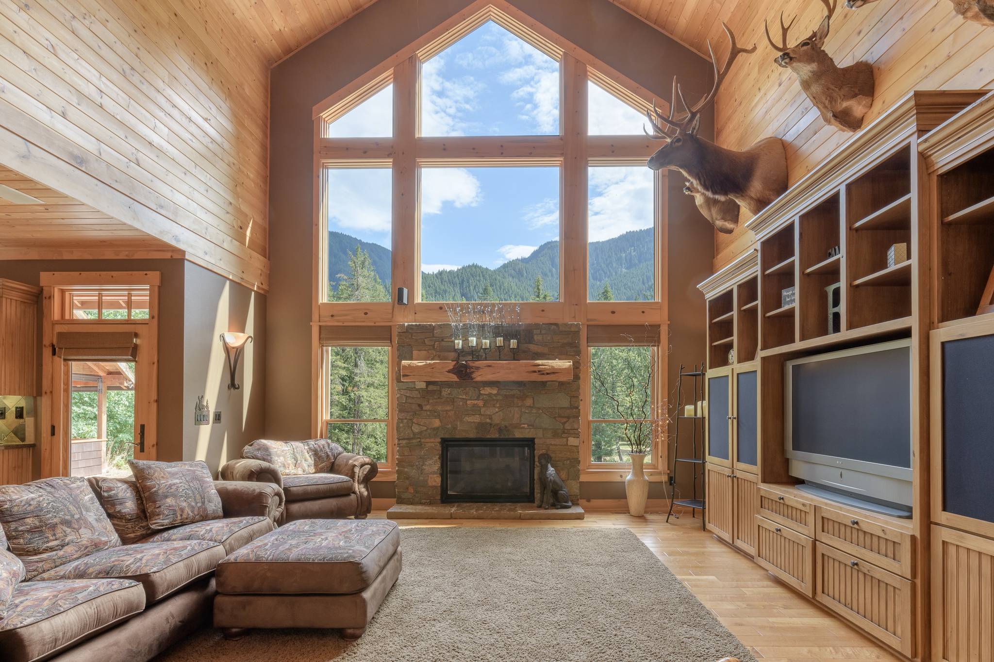 Big Buck Lodge | All Seasons Vacation Rentals