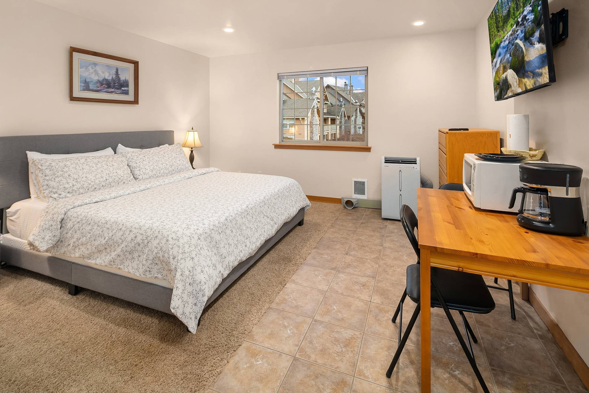 Evergreen Lodge w/Studio Apartment Cle Elum, Roslyn & Suncadia Rentals