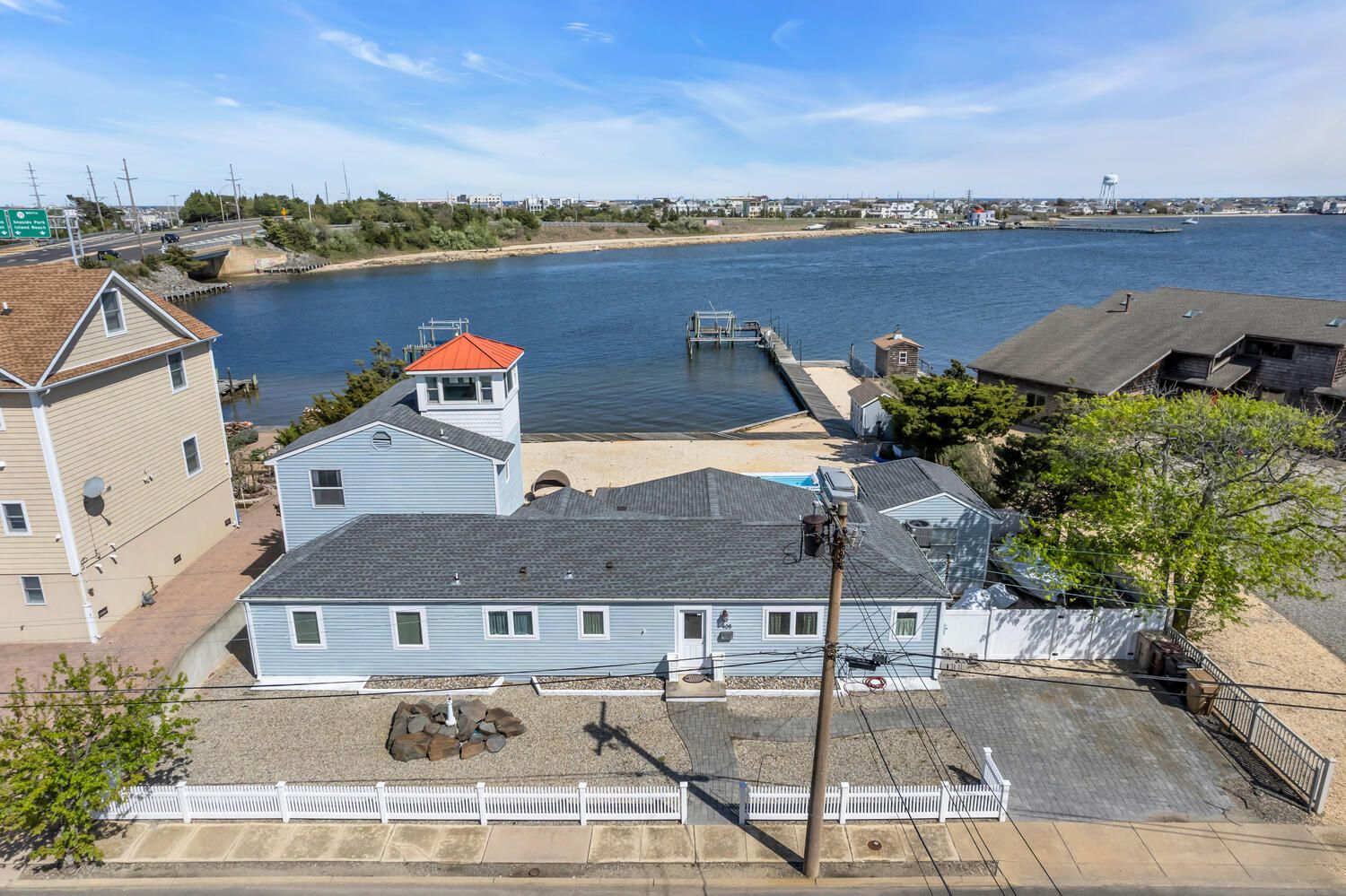 405 Sunset Drive South | Arthur Rue Agency