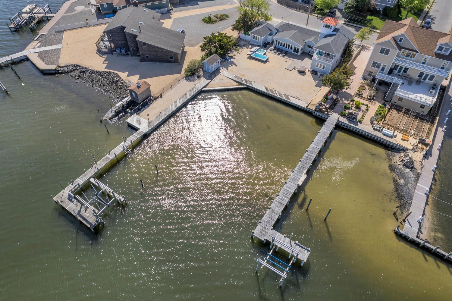 405 Sunset Drive South | Arthur Rue Agency