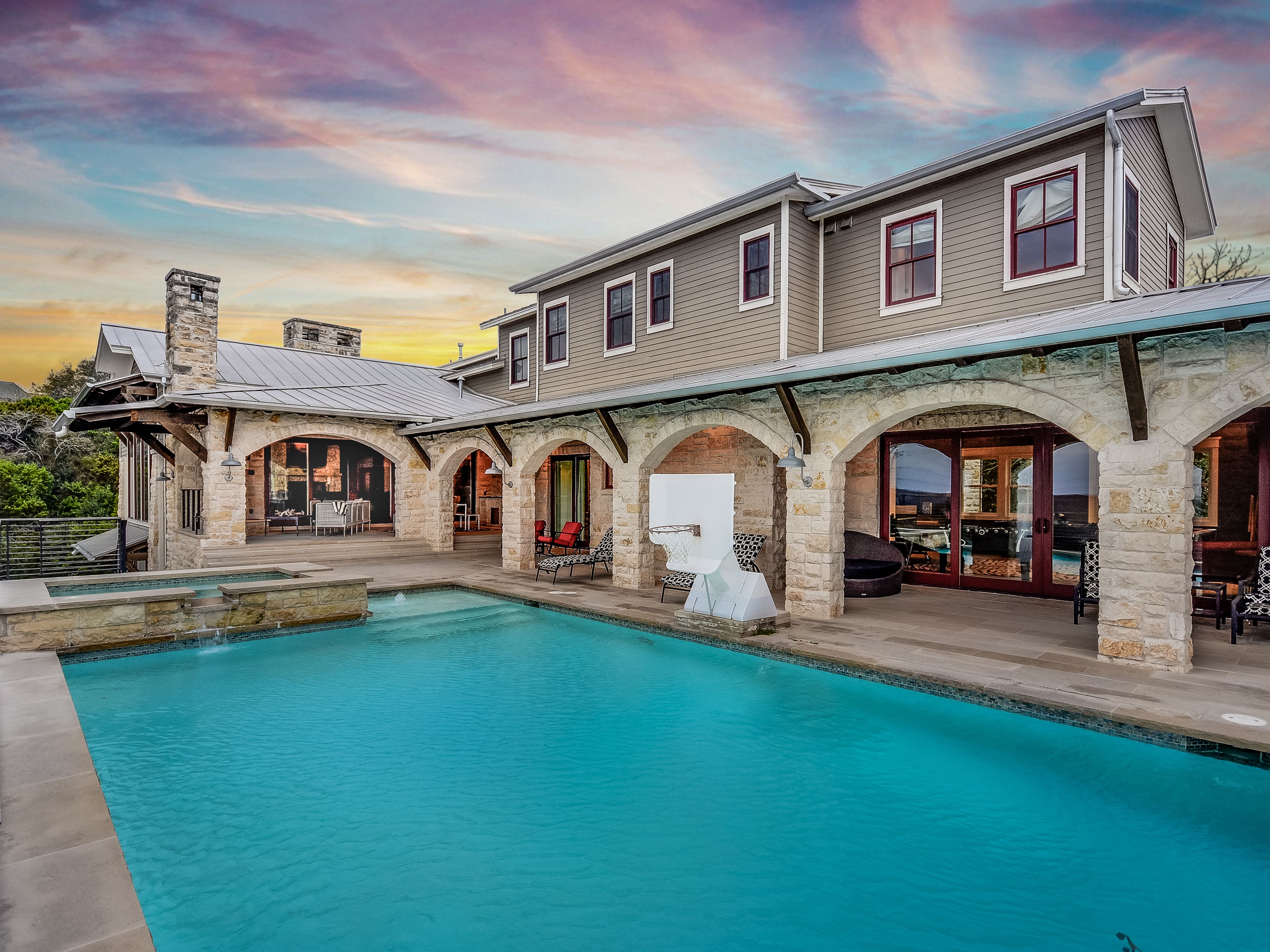 THE ABOVE AUSTIN CANYON VIEW ESTATE Above Vacation Residences