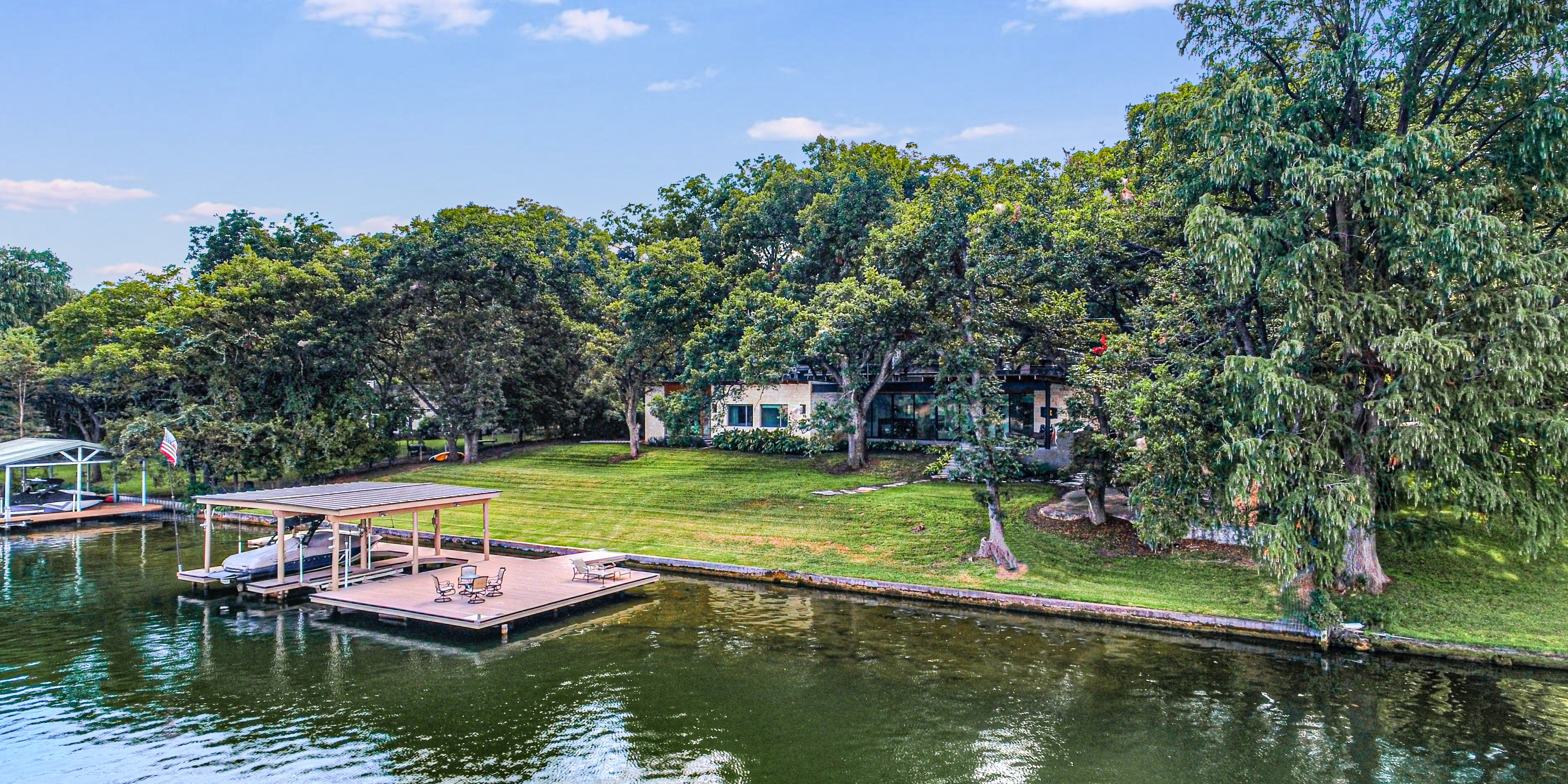 THE ARRIVE PANORAMA ESTATE ON LAKE AUSTIN ARRIVE Luxury Vacation Management