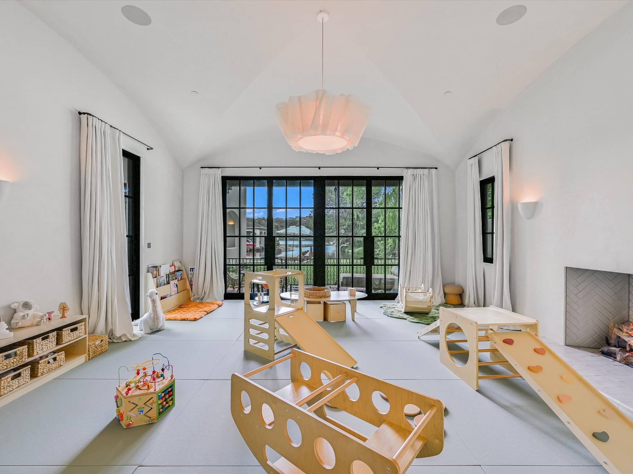 Sleeping Area/ Playroom