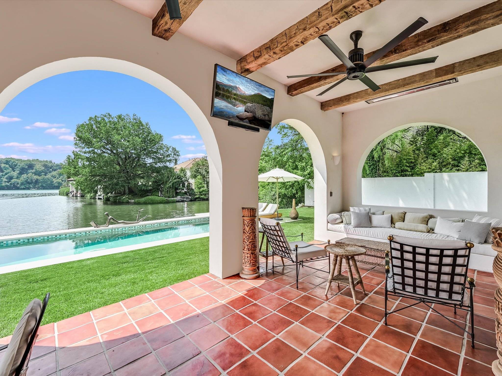Patio Lounge