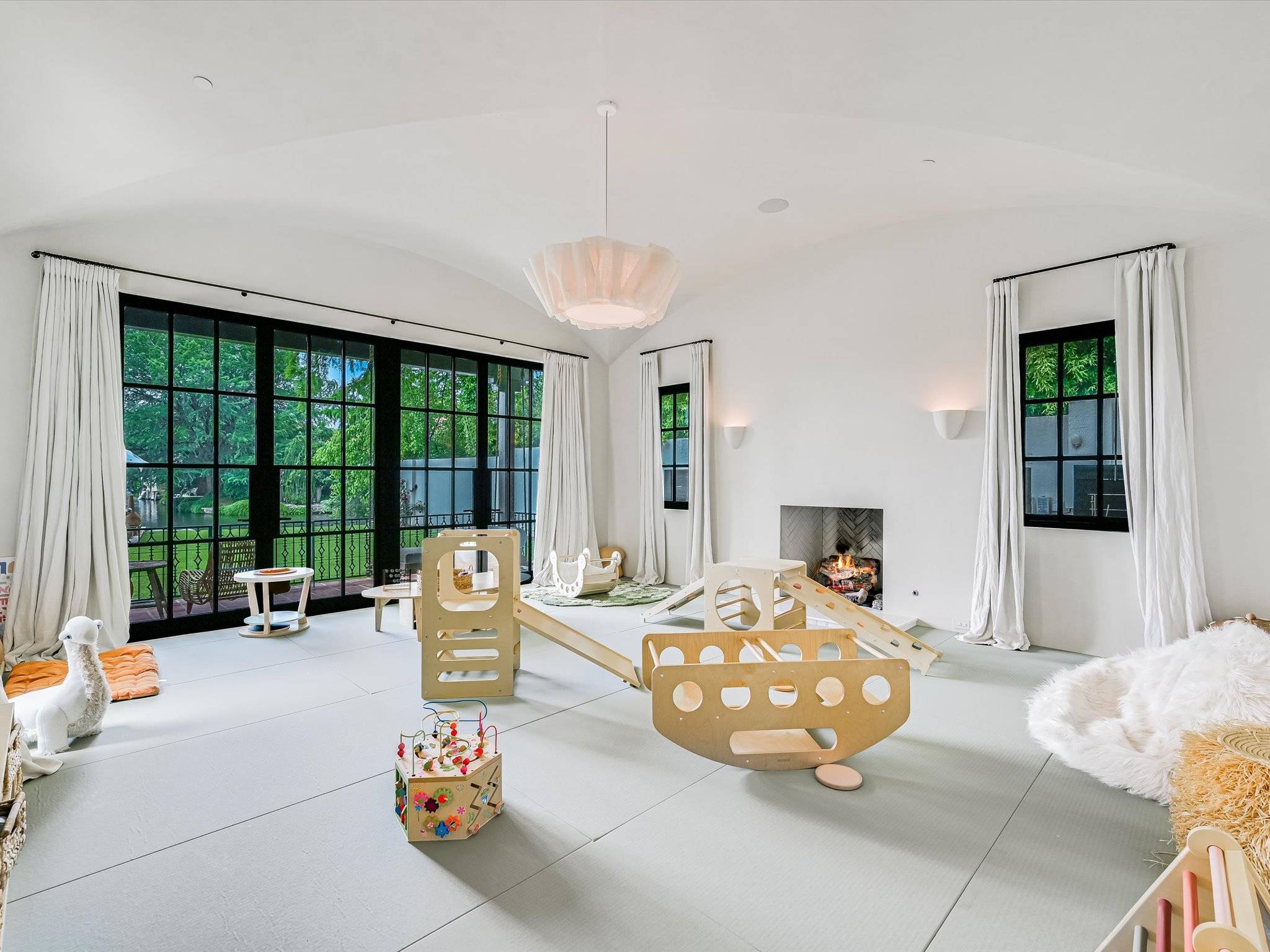 Sleeping Area/ Playroom