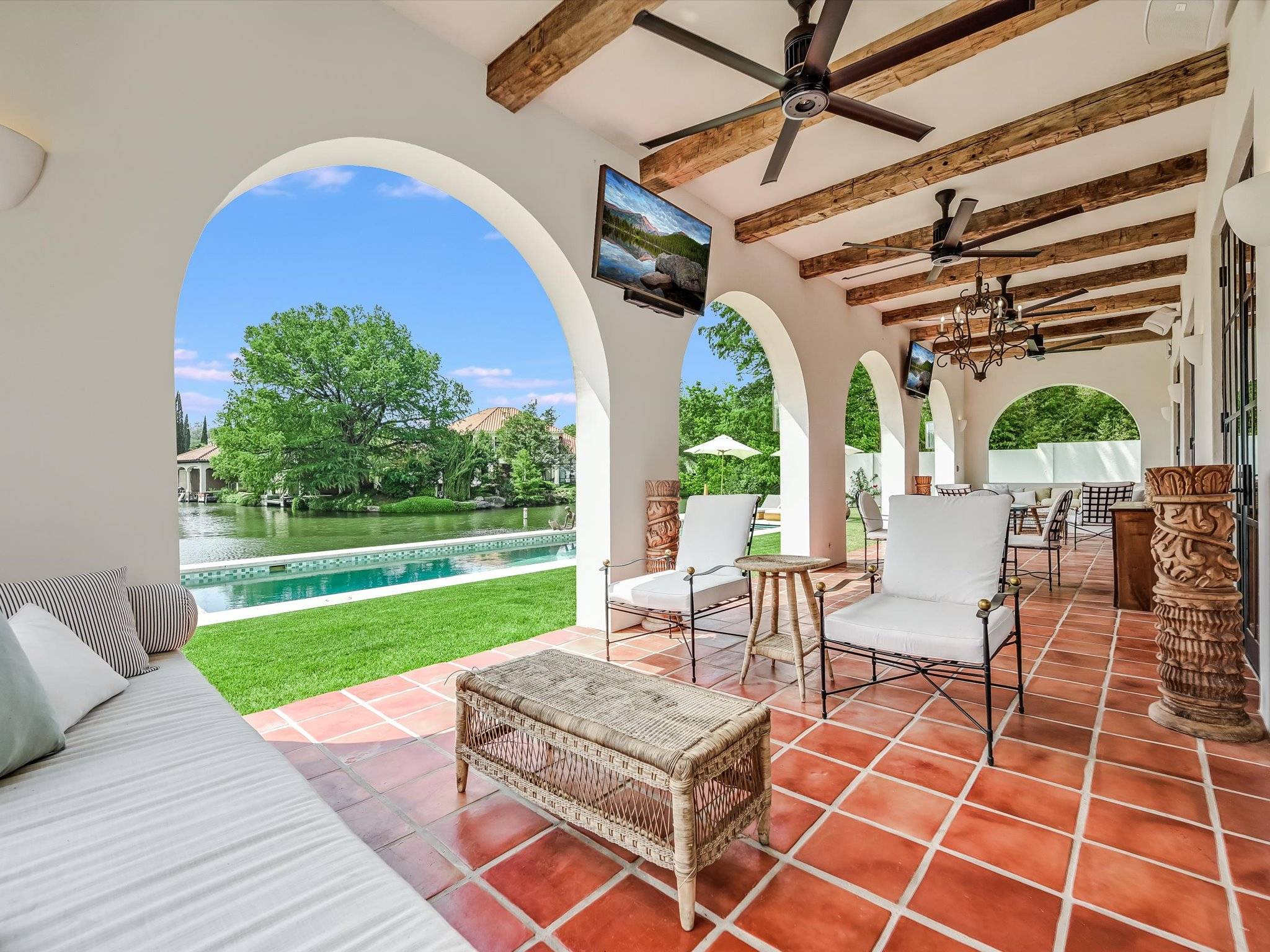 Patio Lounge