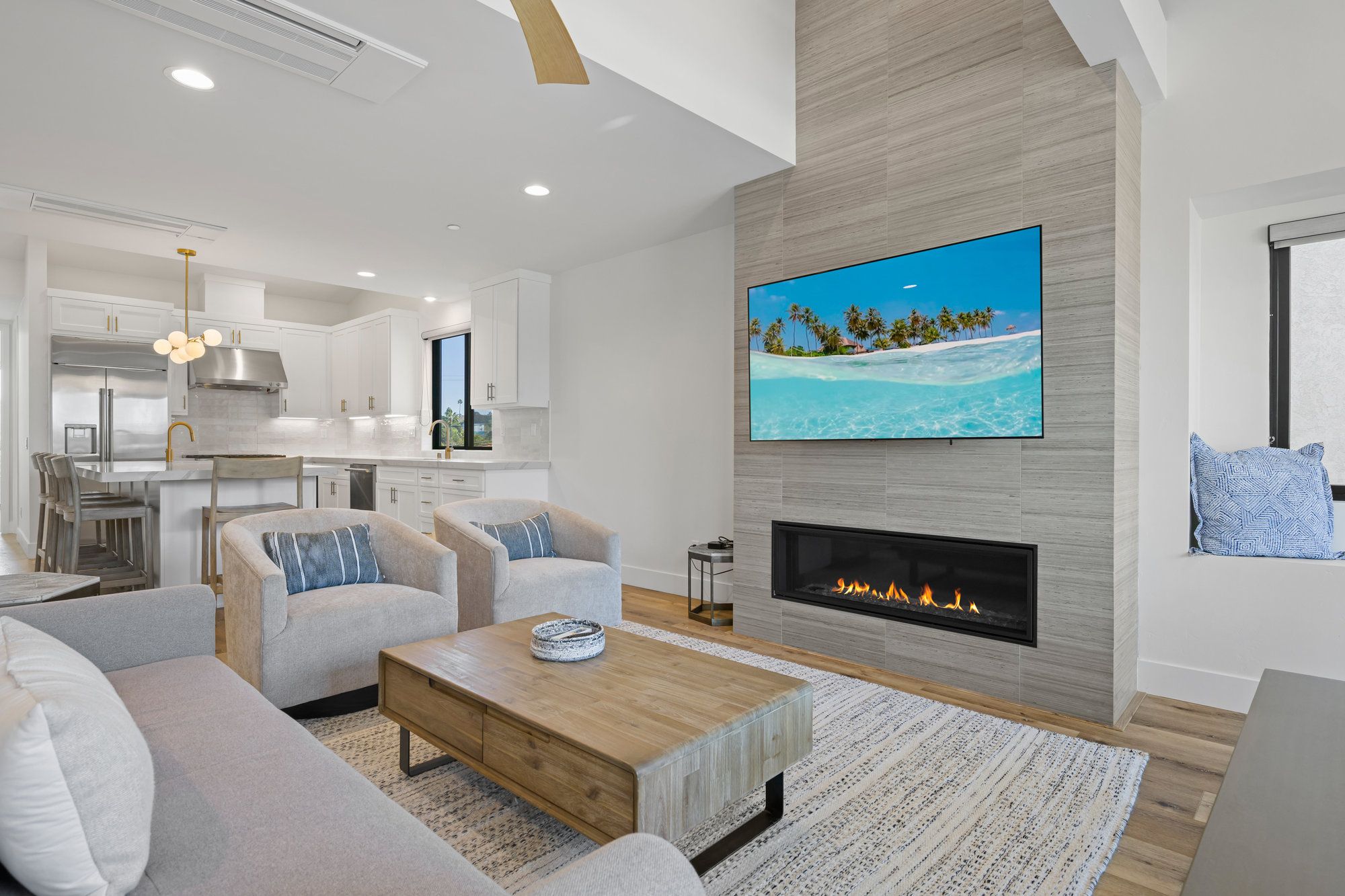 ENC831 Harcourts Avanti Vacation Rentals