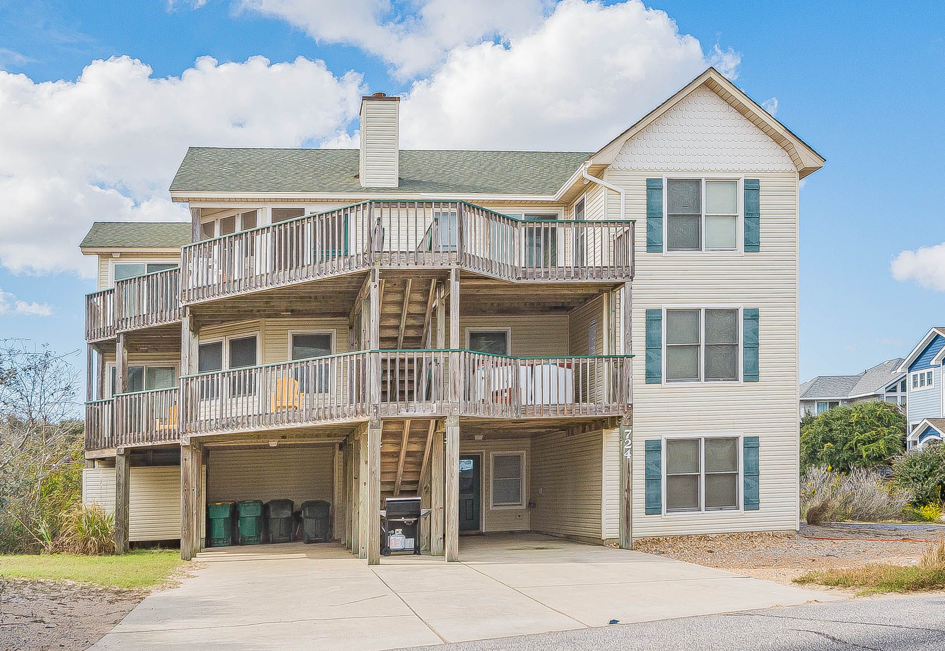 Apartments that allow 3 hot sale dogs