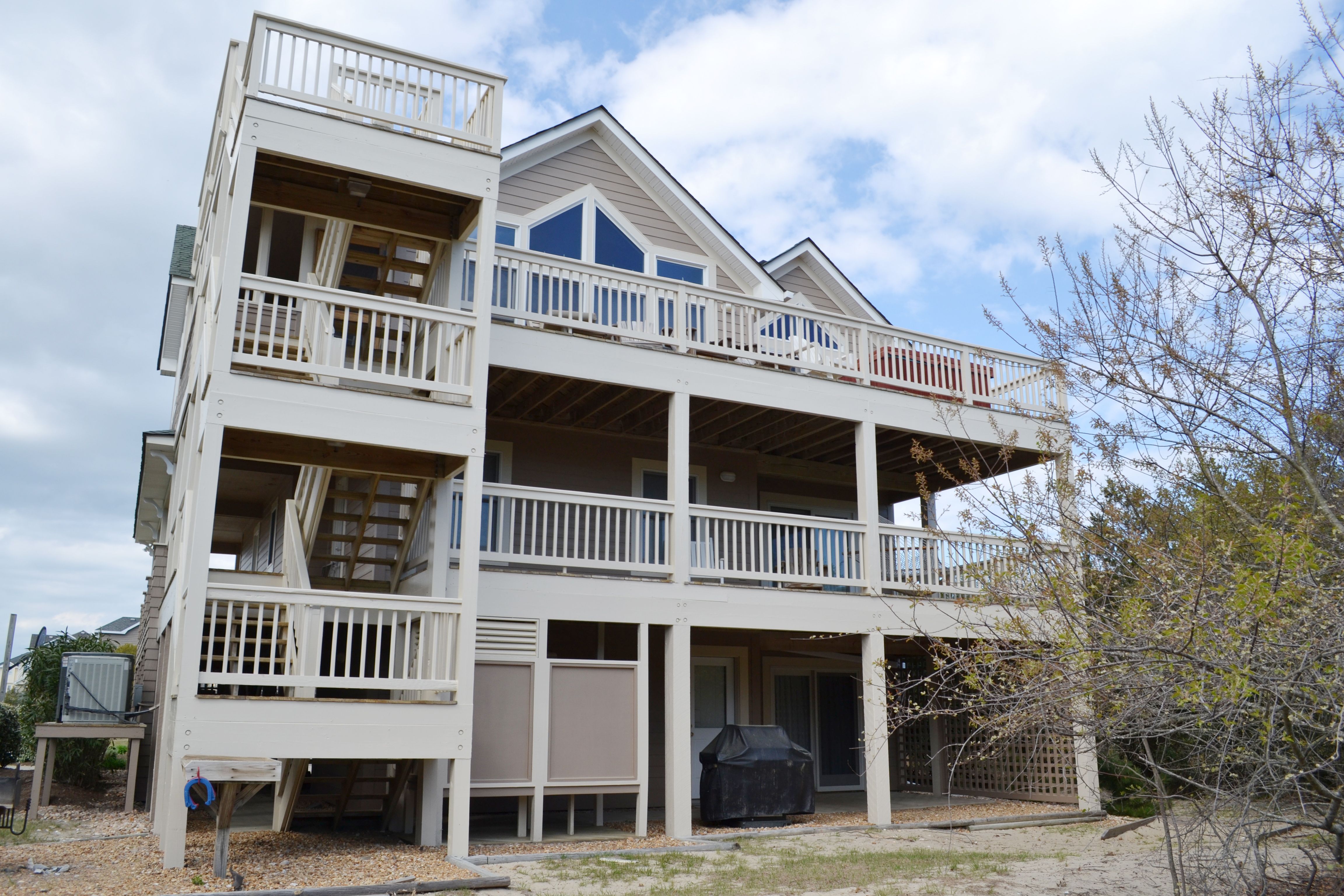 Book Crow's Nest Oceanside OBX Vacation Rental