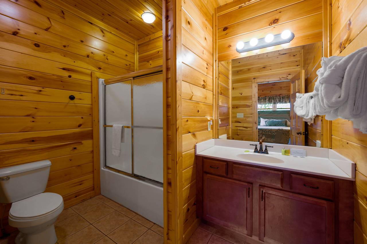 Full Bathroom Full Bathroom