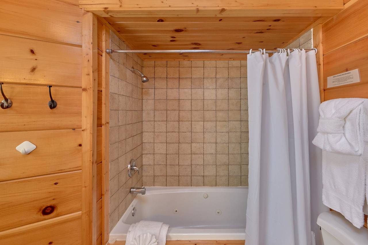 Full Bathroom with Tub Shower/Combo Full Bathroom with Tub Shower/Combo