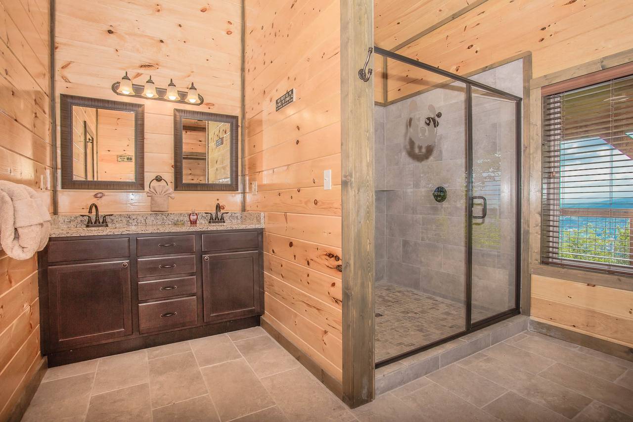 <span class="name">Loft full bath with stand-up shower and dual vanity.</span> <span class="name">Loft full bath with stand-up shower and dual vanity.</span>