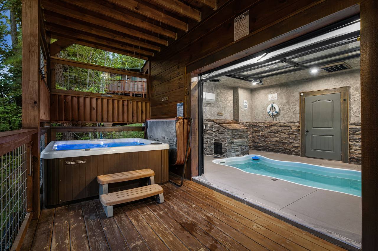 <span class="name">Splash in the pool or soak in the hot tub!</span> <span class="name">Splash in the pool or soak in the hot tub!</span>