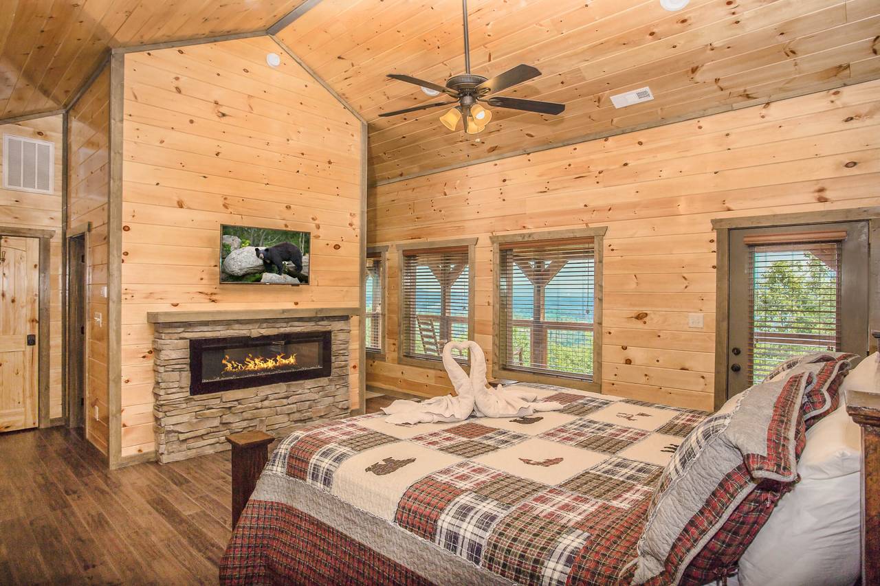 <span class="name">The upper level loft bedroom has a king bed, fireplace, flat scr</span> <span class="name">The upper level loft bedroom has a king bed, fireplace, flat scr</span>