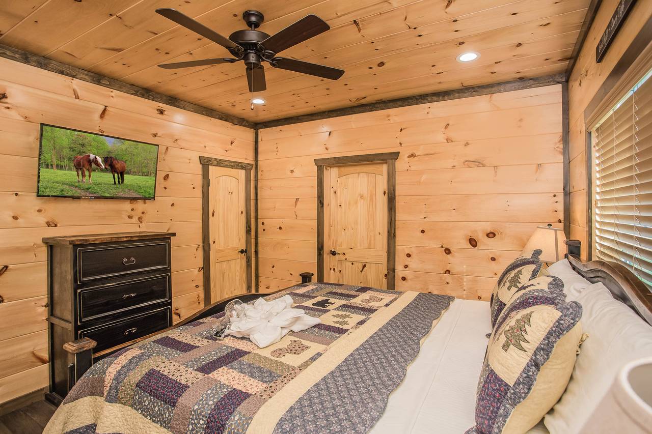 King Bed with Flat Screen TV King Bed with Flat Screen TV