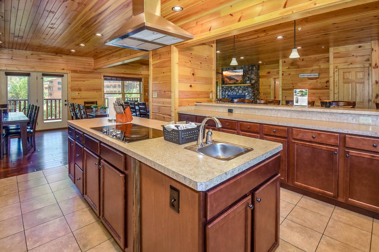 Large Kitchen Large Kitchen