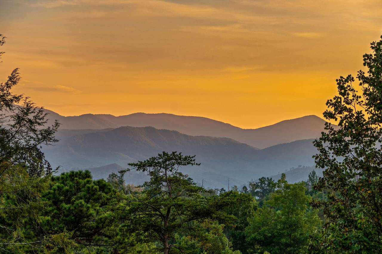 Views of the Smoky Mountains Views of the Smoky Mountains