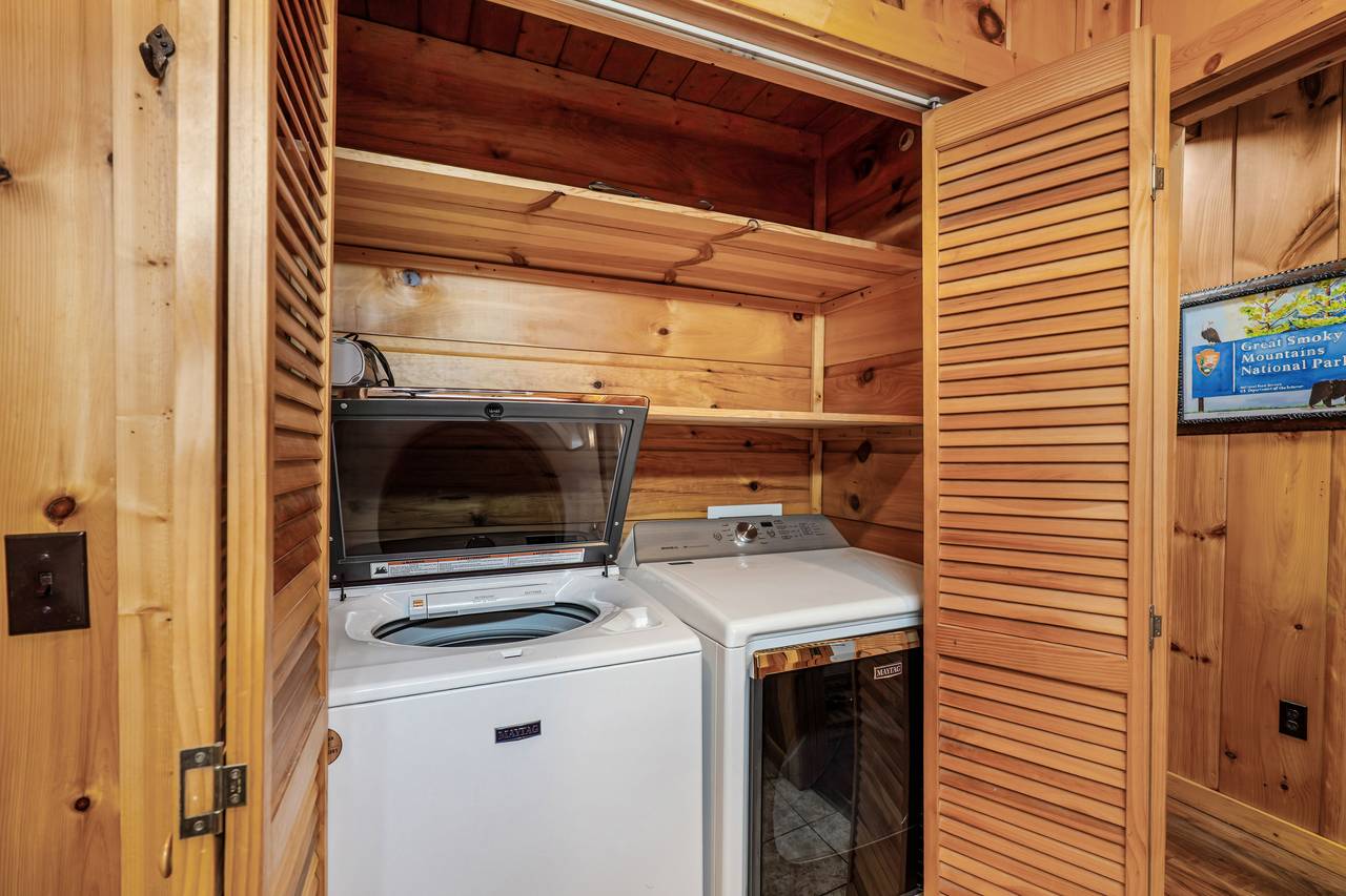 Entry level has a full washing machine and dryer Entry level has a full washing machine and dryer