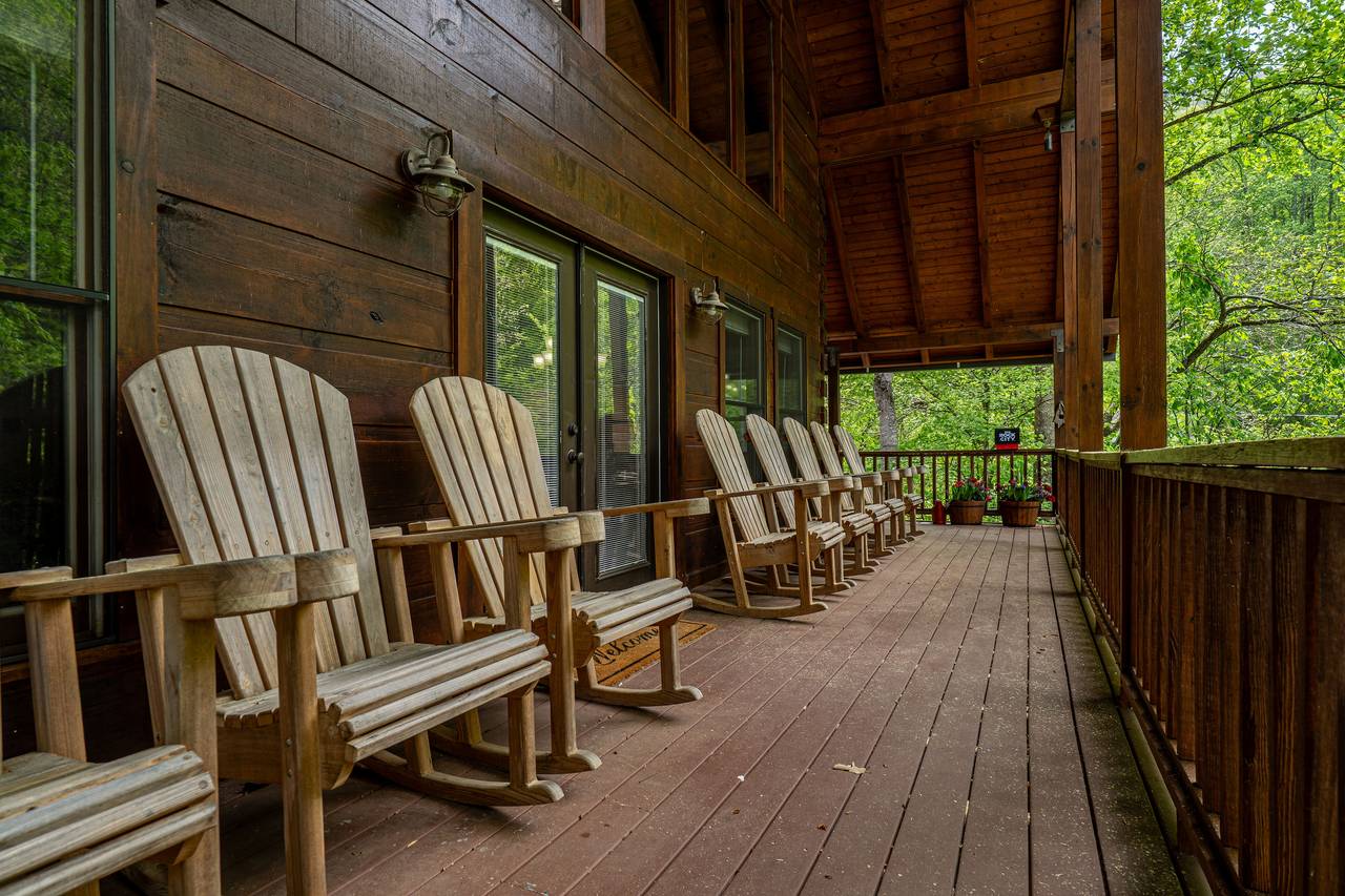 Enjoy the fresh mountain air from the wraparound deck Enjoy the fresh mountain air from the wraparound deck