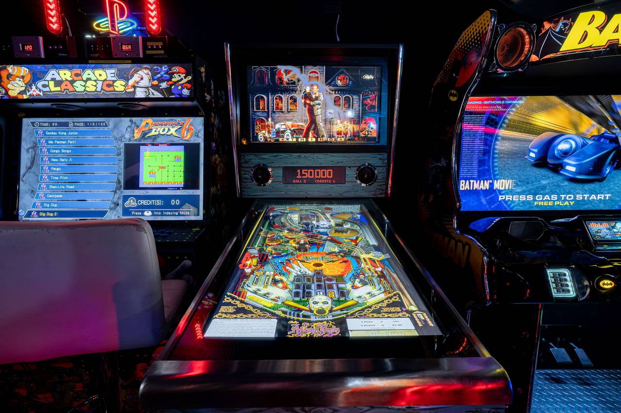 Endless arcade classics from Pac-Man to Mortal Kombat Endless arcade classics from Pac-Man to Mortal Kombat