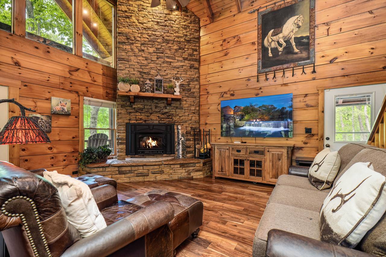 Vaulted ceilings and plush seating for ultimate comfort Vaulted ceilings and plush seating for ultimate comfort
