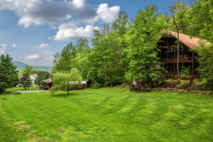 Welcome to Rocky Stream Lodge, offered by Bear Tracts! Welcome to Rocky Stream Lodge, offered by Bear Tracts!