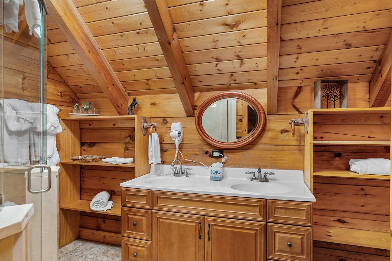Convenient upper bath with standing shower and storage Convenient upper bath with standing shower and storage