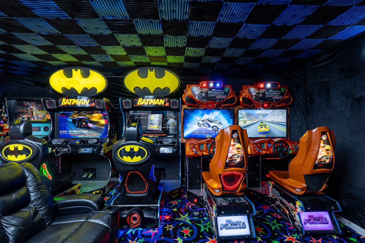 Fast & Furious racing arcade for epic head-to-head action Fast & Furious racing arcade for epic head-to-head action