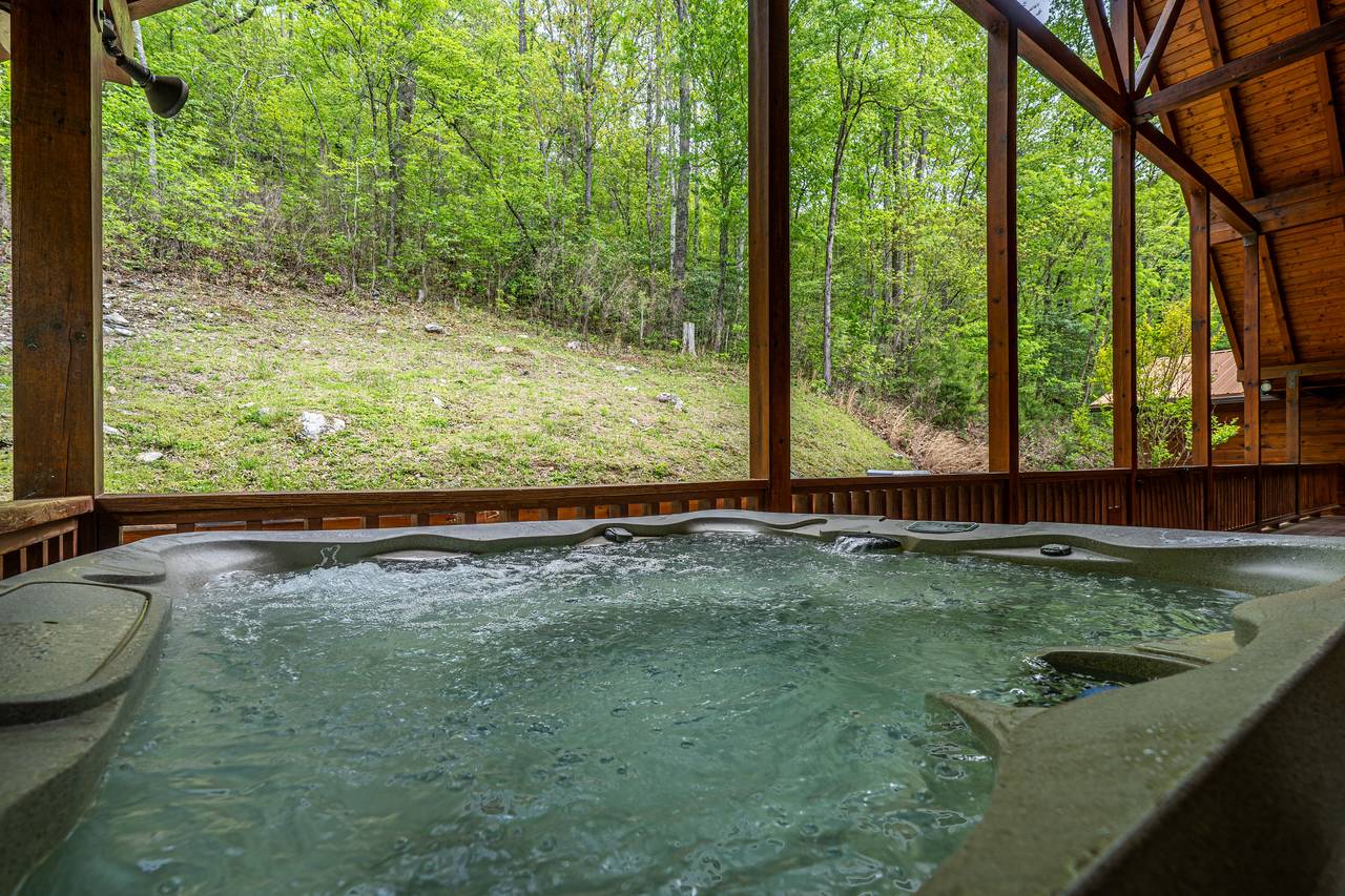 Mountain air and bubbling jets—pure Smoky Mountain bliss Mountain air and bubbling jets—pure Smoky Mountain bliss