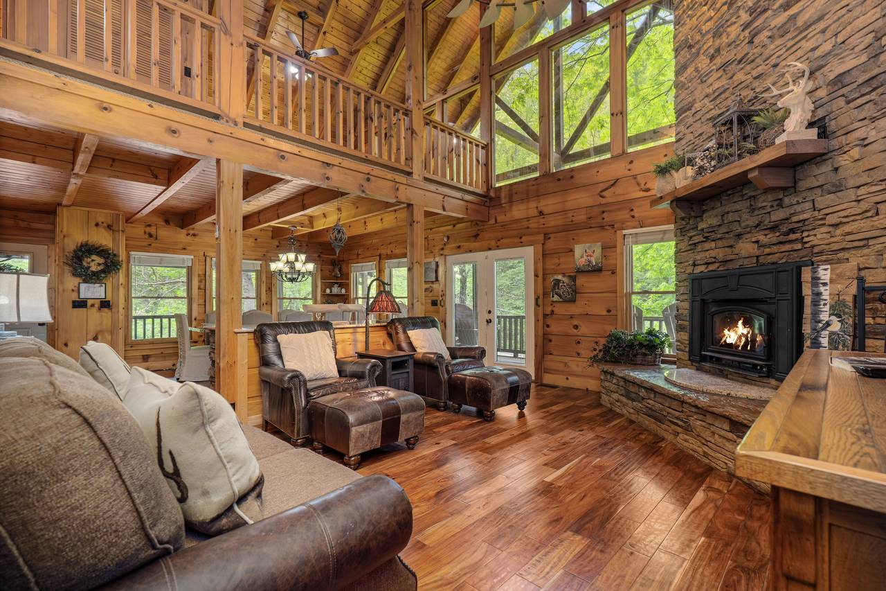 Vaulted ceilings and plush seating for ultimate comfort Vaulted ceilings and plush seating for ultimate comfort