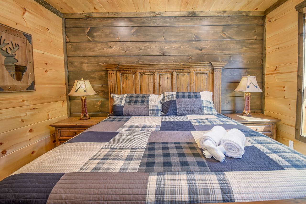 King bedroom with private en-suite bath on entry-level King bedroom with private en-suite bath on entry-level