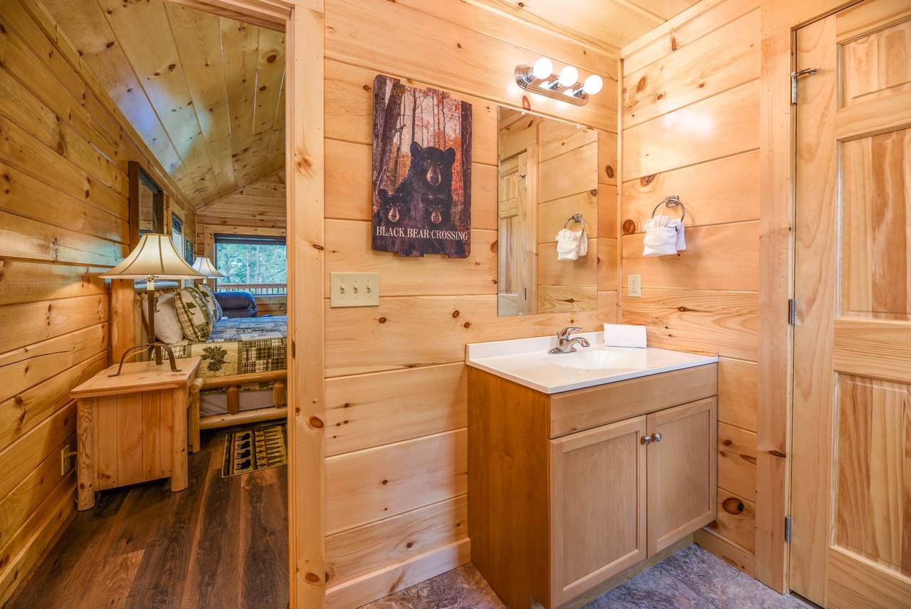 Ensuite bathroom with tub and shower combo Ensuite bathroom with tub and shower combo