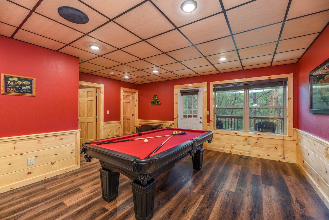 Game room w/ pool table & multi-cade arcade games Game room w/ pool table & multi-cade arcade games
