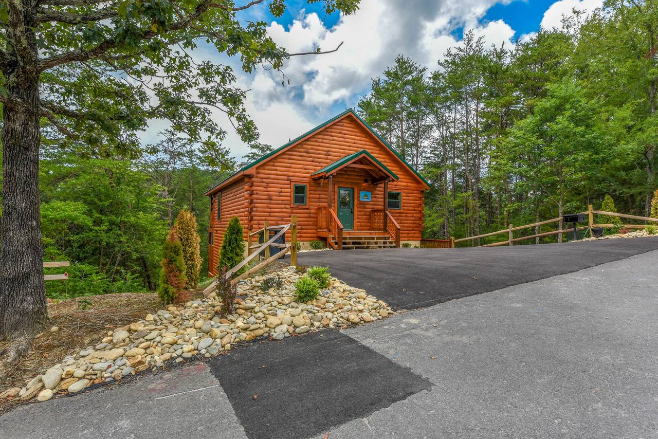 Crazy Like a Fox, offered by Bear Tracts Vacation Cabins Crazy Like a Fox, offered by Bear Tracts Vacation Cabins