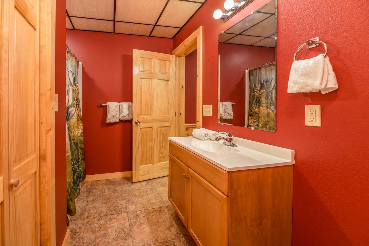 Ensuite bathroom with tub and shower combo Ensuite bathroom with tub and shower combo