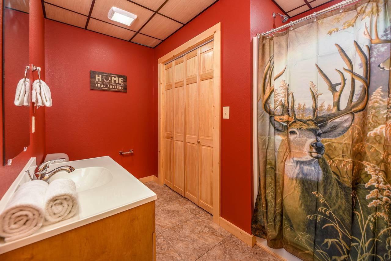 Ensuite bathroom with tub and shower combo Ensuite bathroom with tub and shower combo