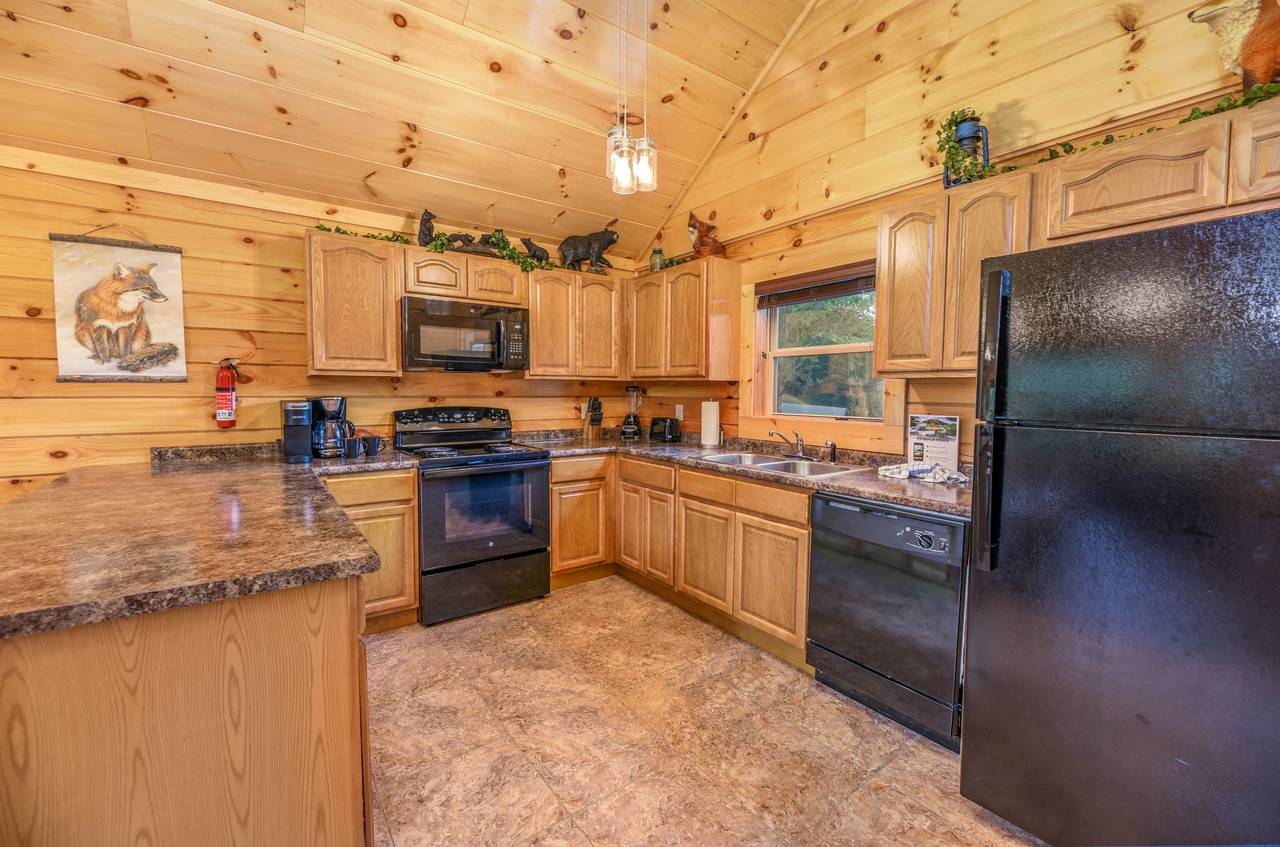 Fully equipped kitchen w/ stainless appliances Fully equipped kitchen w/ stainless appliances