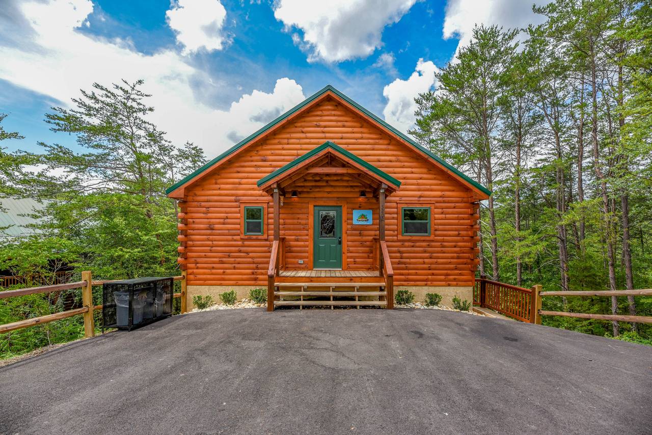 Crazy Like a Fox, offered by Bear Tracts Vacation Cabins Crazy Like a Fox, offered by Bear Tracts Vacation Cabins