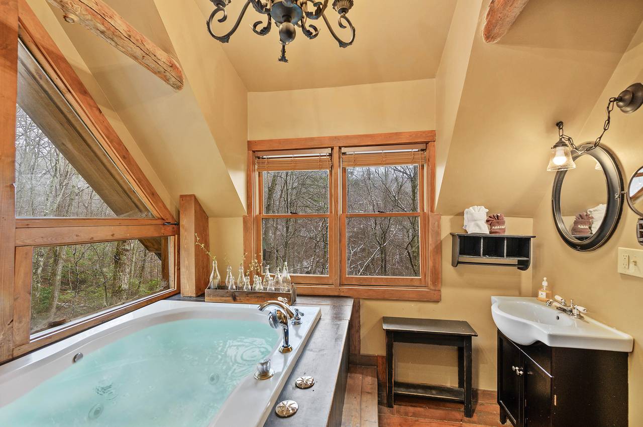 Full Bathroom Full Bathroom
