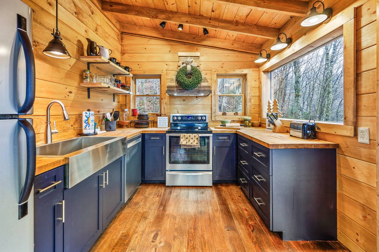 Fully Equipped Kitchen Fully Equipped Kitchen