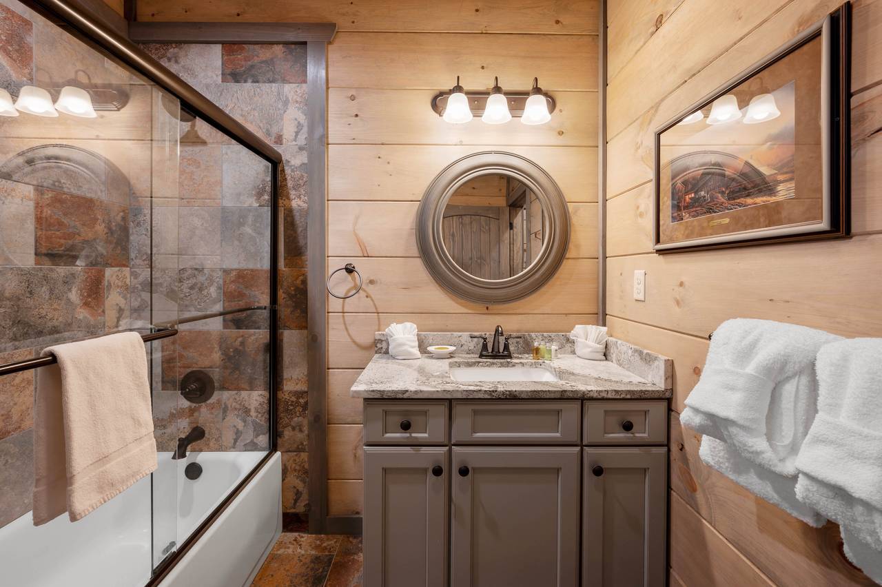 Shower/Tub Combo Shower/Tub Combo