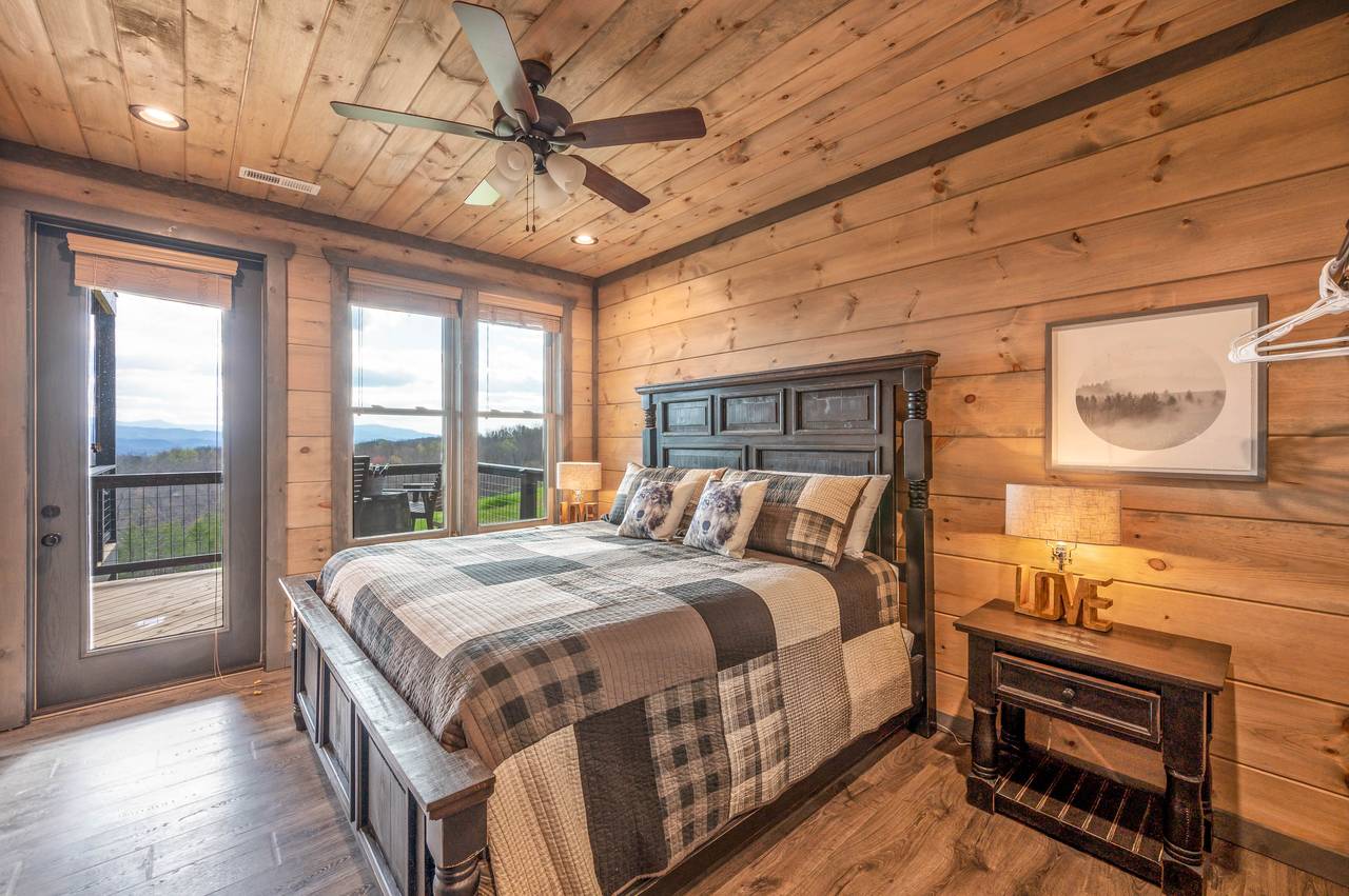 King Bed with Views King Bed with Views