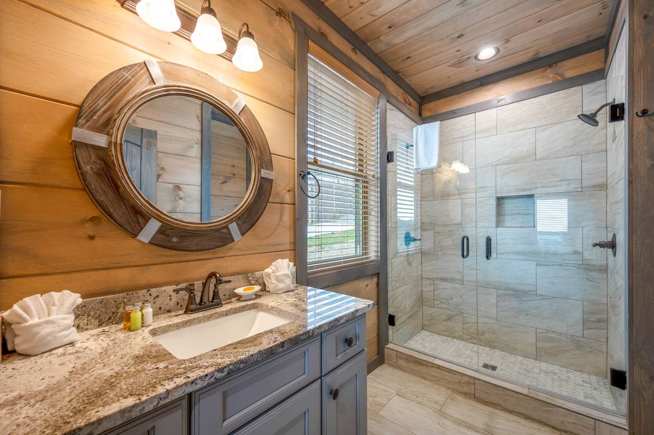 Full Bath with Vertical Shower Full Bath with Vertical Shower