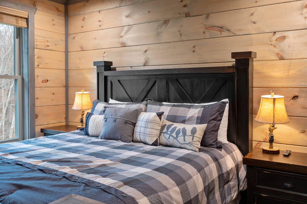 King Bed King Bed