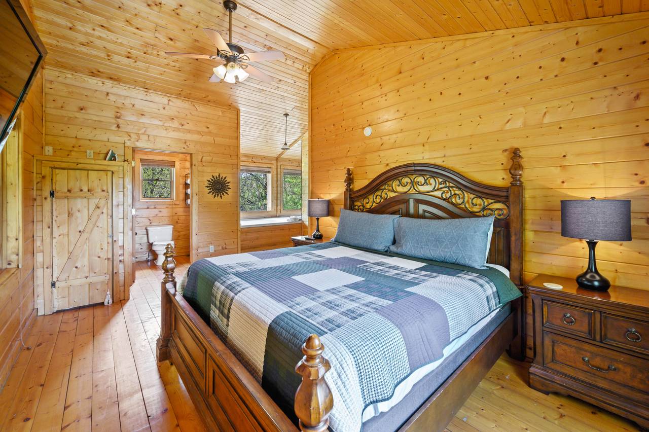Upper level king bed Upper level king bed